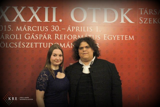 OTDK fal előtt készült képek